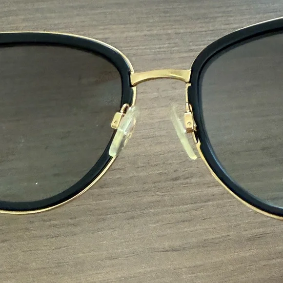 EUC Michael Kors Women's Adrianna - Picture 6 of 8